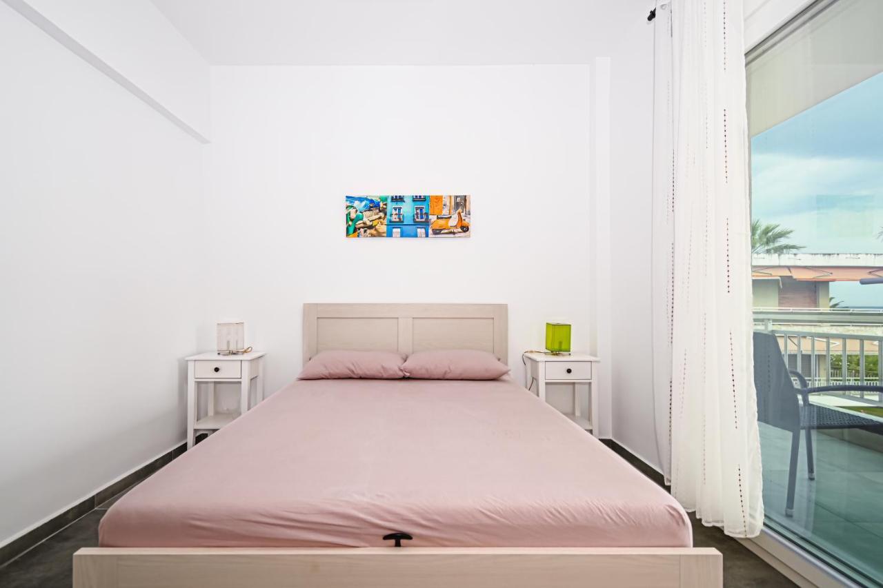 E & D Family Apartment By The Sea Kalyves Polygyrou Bagian luar foto