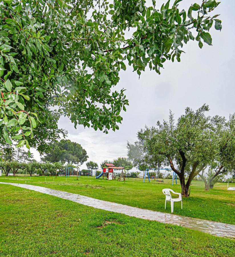 E & D Family Apartment By The Sea Kalyves Polygyrou Bagian luar foto