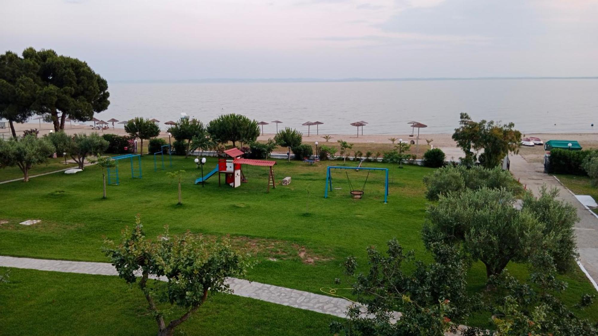 E & D Family Apartment By The Sea Kalyves Polygyrou Bagian luar foto